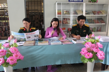 Nữ công nhân viên đa tài