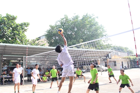 Khai mạc giải bóng chuyền kỷ niệm 55 năm Ngày truyền thống Đoàn Văn công Quân khu 7