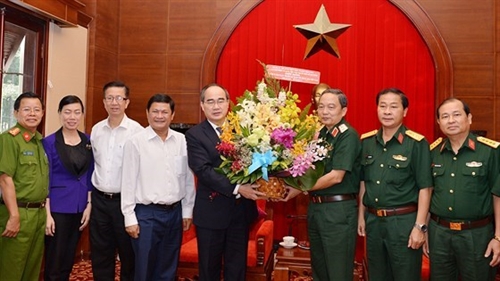 Bí thư Thành ủy TP Hồ Chí Minh chúc mừng Quân khu 7 nhân kỷ niệm Ngày thành lập Quân đội nhân dân Việt Nam