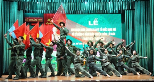 Lữ đoàn Thông tin 596 đón nhận Huân chương Bảo vệ Tổ quốc hạng Nhì