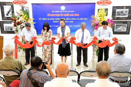 Khai mạc triển lãm ảnh:  “Vang mãi bản hùng ca Xuân Mậu Thân 1968”