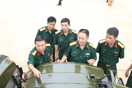 Quân khu 7: Nghiệm thu xe sau sửa chữa, đồng bộ, thay động cơ Điêzen tại huyện Côn Đảo