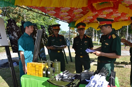 Ban CHQS huyện Đồng Phú, tỉnh Bình Phước: Hội thi vật chất, mô hình học cụ giáo án huấn luyện năm 2018