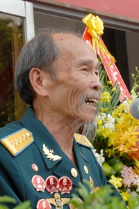 Phi công 7 lần được Bác Hồ tặng huy hiệu