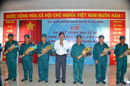 Ra mắt trung đội tự vệ công ty TNHH Pouli Việt Nam