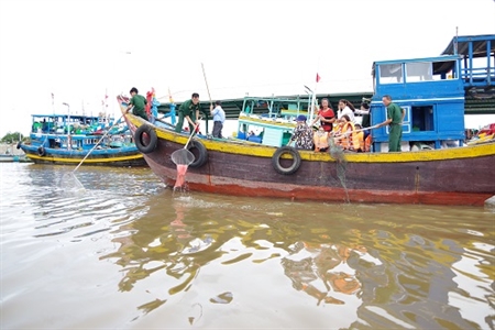 Hưởng ứng tuần lễ biển, đảo Việt Nam và chiến dịch Hãy làm sạch biển